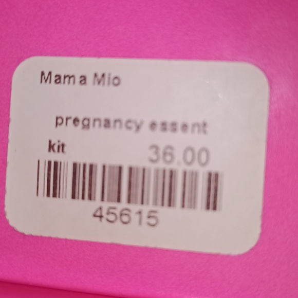 Mama Mio brand stretch mark prevention plus more💕 - Picture 2 of 3